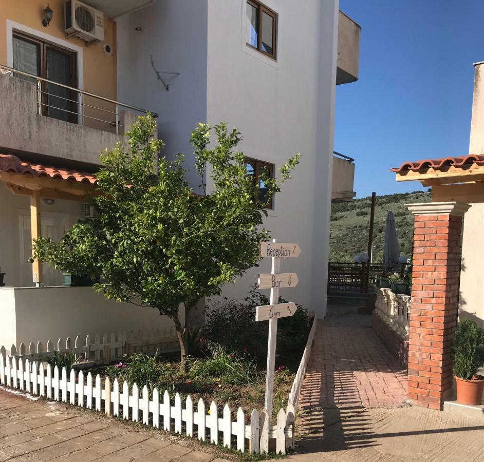 Prive Hotel And Apartment Ksamil Exterior foto