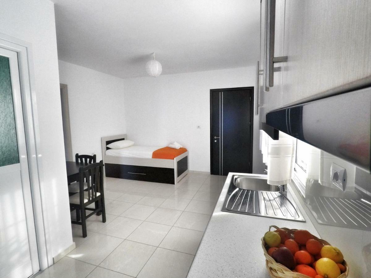 Prive Hotel And Apartment Ksamil Exterior foto